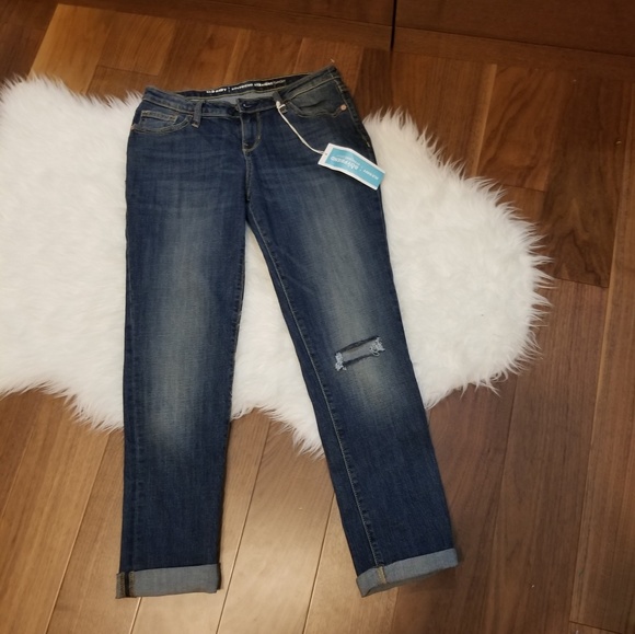 Old Navy Boyfriend Straight/Droit Distressed Jeans - Picture 4 of 8